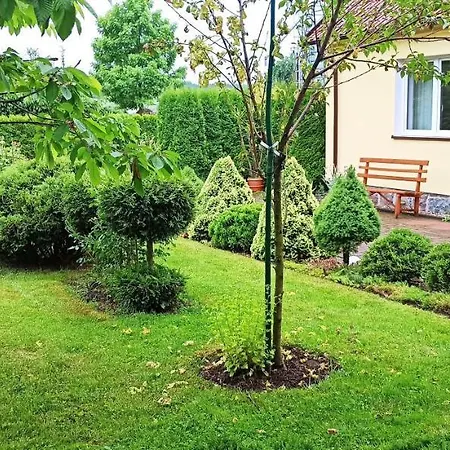 W Ogrodzie בית הארחה Sterławki Wielkie